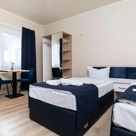 - Meisten In מלון